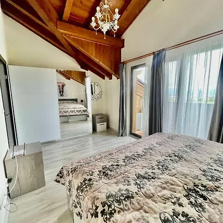 Pirin Golf House בית נופש *